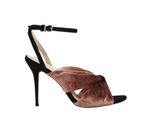 Zwart en roze hakken