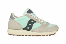 Grijs met blauwe sneakers