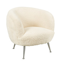 Off white stoel met schapenvacht