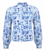 Gebloemd wit blauwe blouse