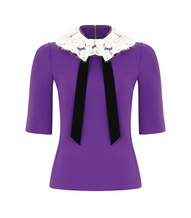 Paarse klassieke top