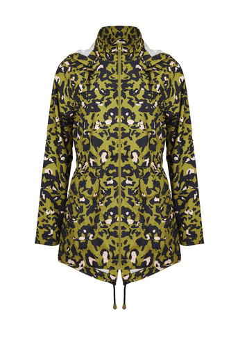 Groen met roze regenjas