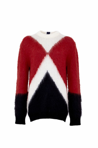 Rood met zwart en witte trui