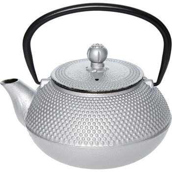 Zilverkleurige ijzeren theepot